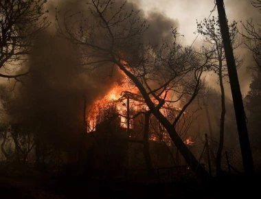 Βίντεο- ντοκουμέντο: Έτσι ξέσπασε η φονική πυρκαγιά στο Μάτι